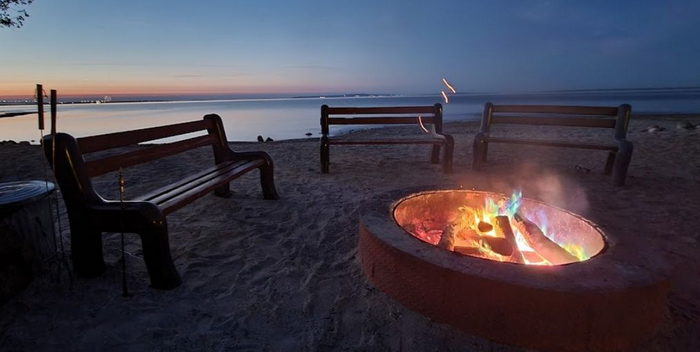 Mackinac Lakefront Cabins (Mackinac Motor Lodge Resort) - Cabin Rental (newer photo)